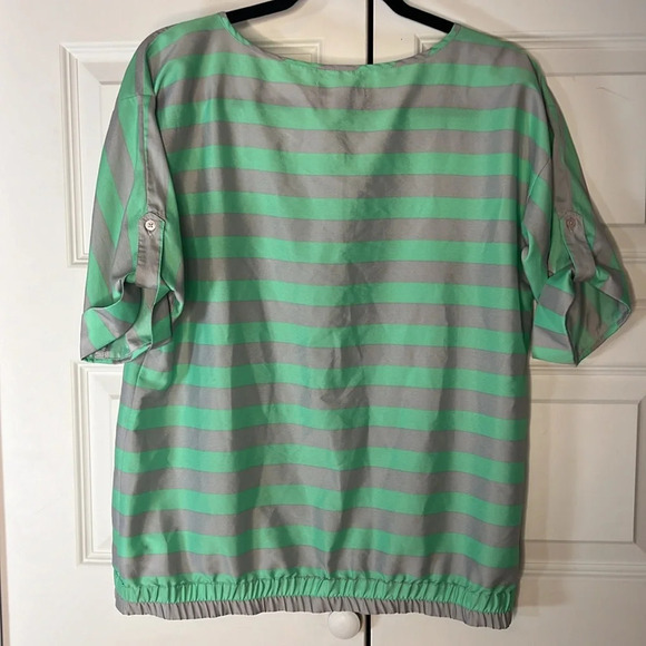 Banana Republic Factory Striped Top Medium - Picture 5 of 6